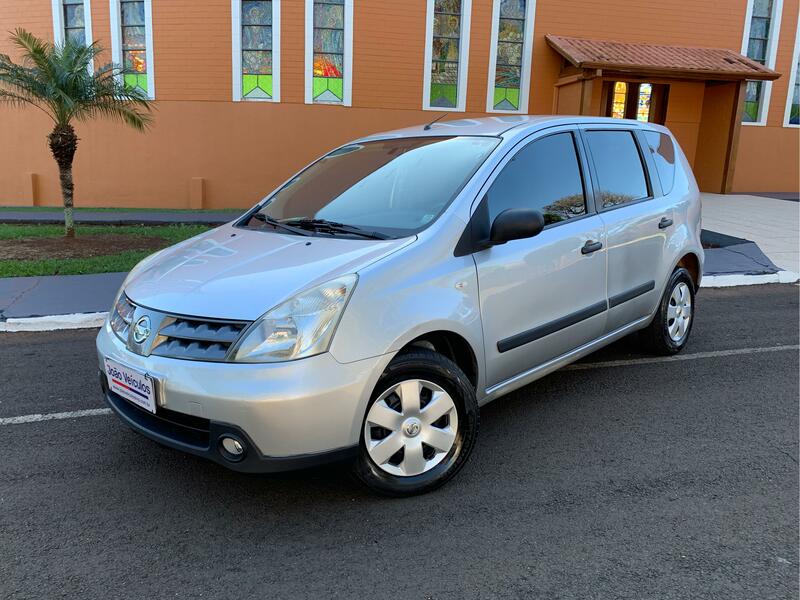 LIVINA 1.8 4P PRATA AUT.